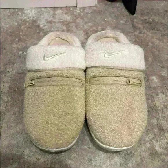 Nike Burrow Woman’s Slippers size 7 - Picture 1 of 7